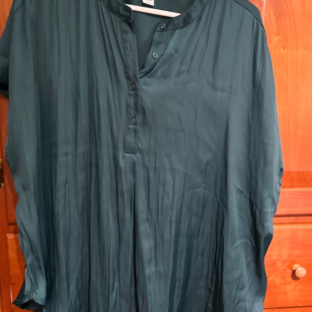 Old Navy Dark Green Button-Up Blouse